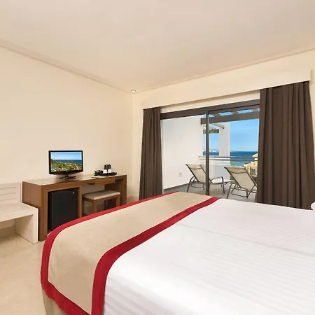 Hotel &