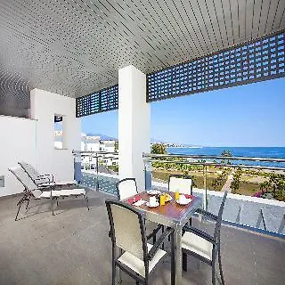 Hotel &