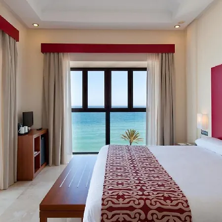 Hotel & 4*