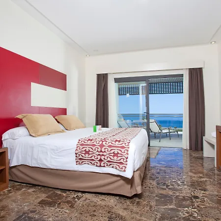 & Hotel 4*