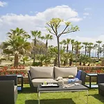 & Hotel 4*