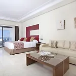 Hotel &