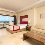 Hotel &