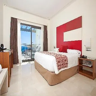 & Hotel 4*